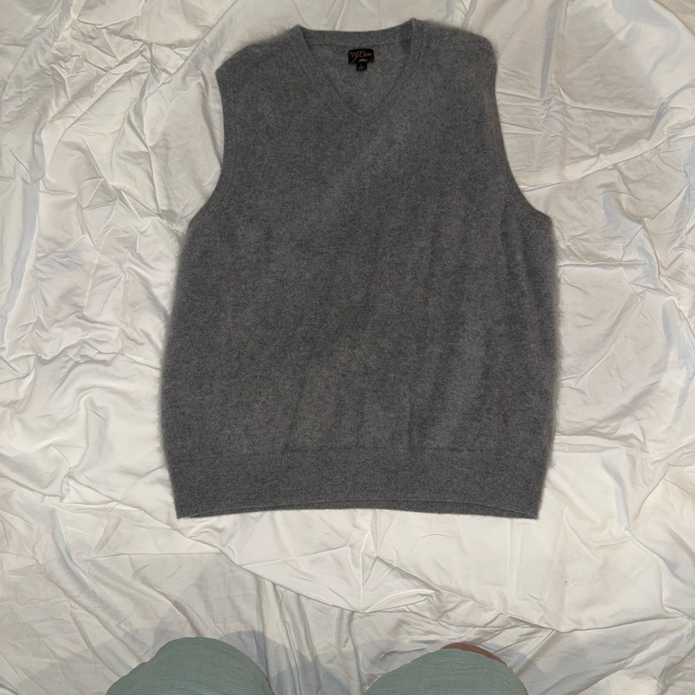 J. Crew Men's V-Neck Sleeveless Sweater Vest in Light Heather Gray - Picture 4 of 4
